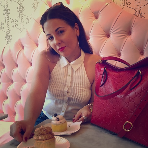 Meet your Posher, Christine - Picture 4 of 4